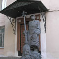 Памятник Лужков-дворник