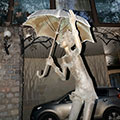 Фонтан - девочка с зонтиком