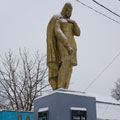 Мемориал - братская могила советских воинов жителей села Новоселки