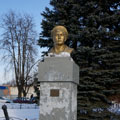 Памятник матросу Анатолию Железнякову